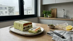 Efektní tvarohová terina s pečenými paprikami: jak ji navrstvit, aby se krájela na čisté plátky