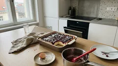 Tvarohová zapékanka s višněmi: jednoduchý recept, který drží tvar