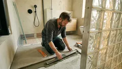 Proč uzavřené sprchové kabiny mizí a čím je v koupelně nahradit