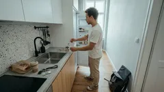 Líná snídaně do skleničky: overnight oats s tvarohem, které ráno zachrání