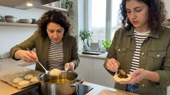 Nadýchané smažené jablečné bombičky: malý trik v těstě pro vláčnost i druhý den