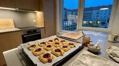 Rychlé taštičky z listového těsta s džemem: křupavý dezert za 20 minut