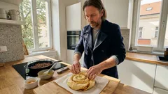 Katlama krok za krokem: křupavá vrstvená placka s mletým masem z jednoho plechu